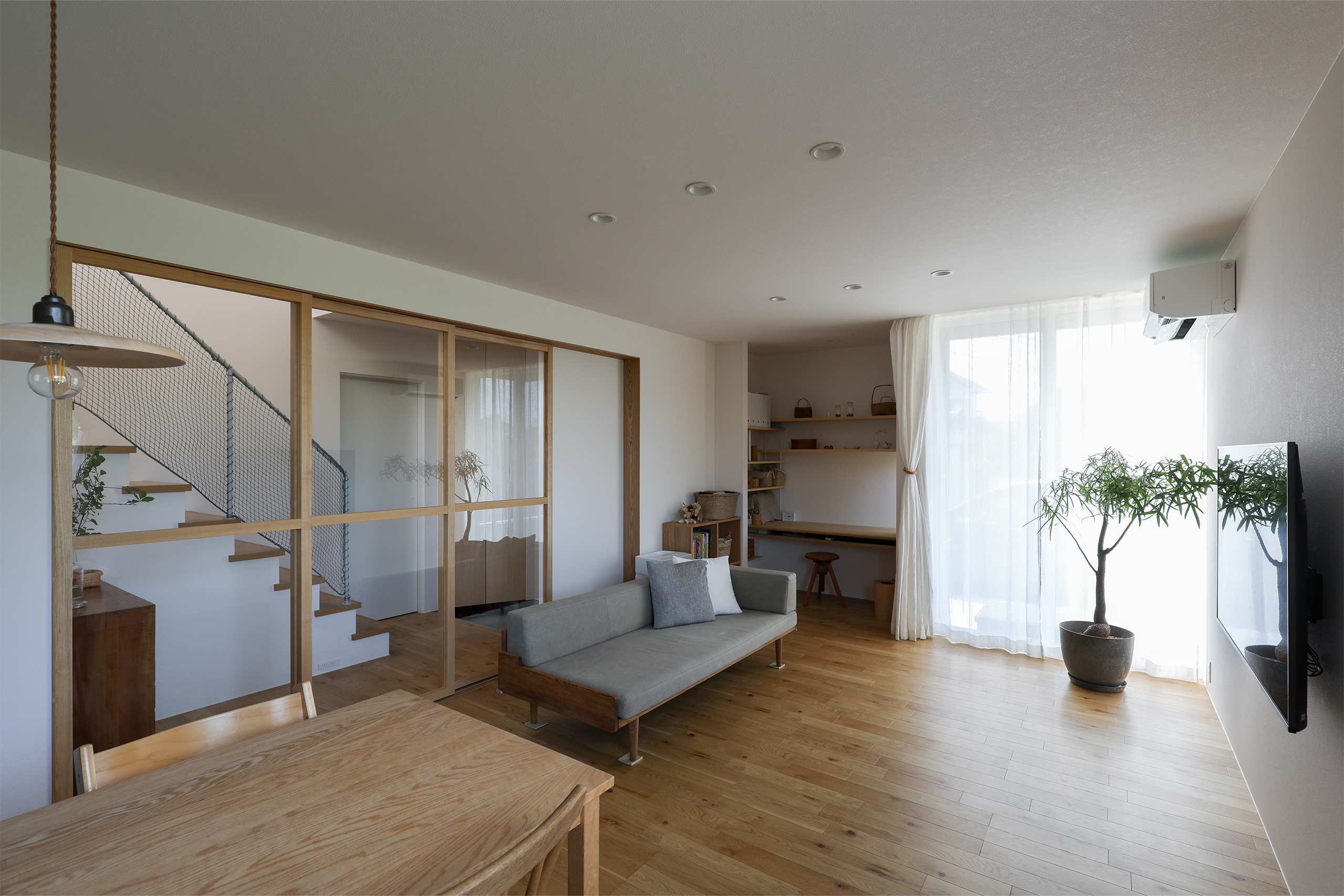 来客、家事、家族の動きを考慮した、回遊性のある暮らしやすい間取り。